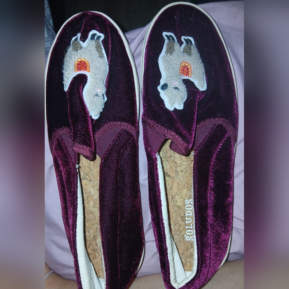 Women's size 7 maroon soludos slip on sneaker